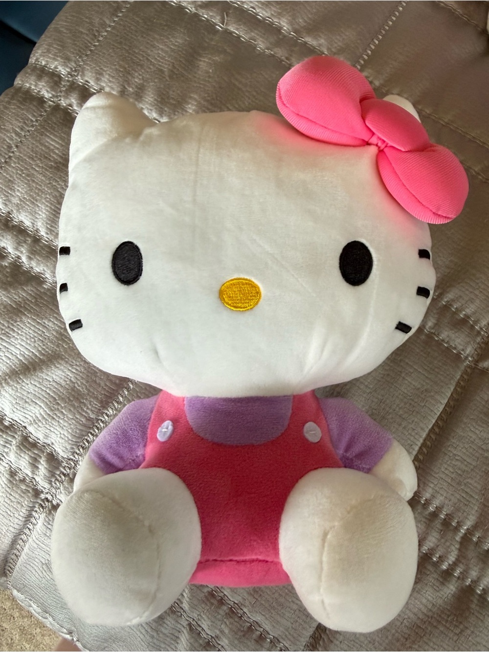 BUNDLE OF FOUR BNWT Hello Kitty 9” Stuffed Dolls - 4 Different Color Variations - Picture 6 of 9